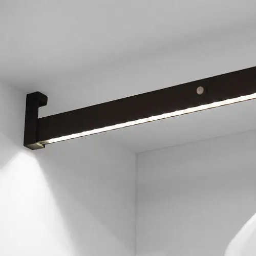 Barre de penderie pour armoire Castor - LED détecteur de mouvement, A 708 mm, Anodisé mat - EMUCA Promotion