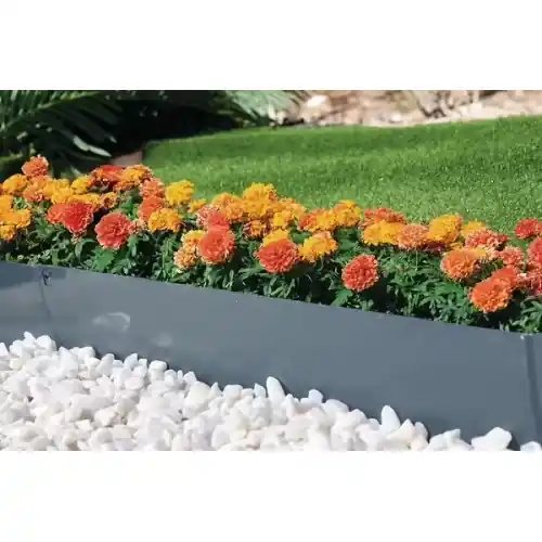 Vente Flash Bordure de jardin acier galvanisé anthracite 1,06 m – hauteur 18 cm – 5 piquets intégrés – NORTENE